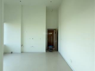 Căn góc full kính 50m2 trần cao 4,5m giá full 3tỷ7 ascent lakeside