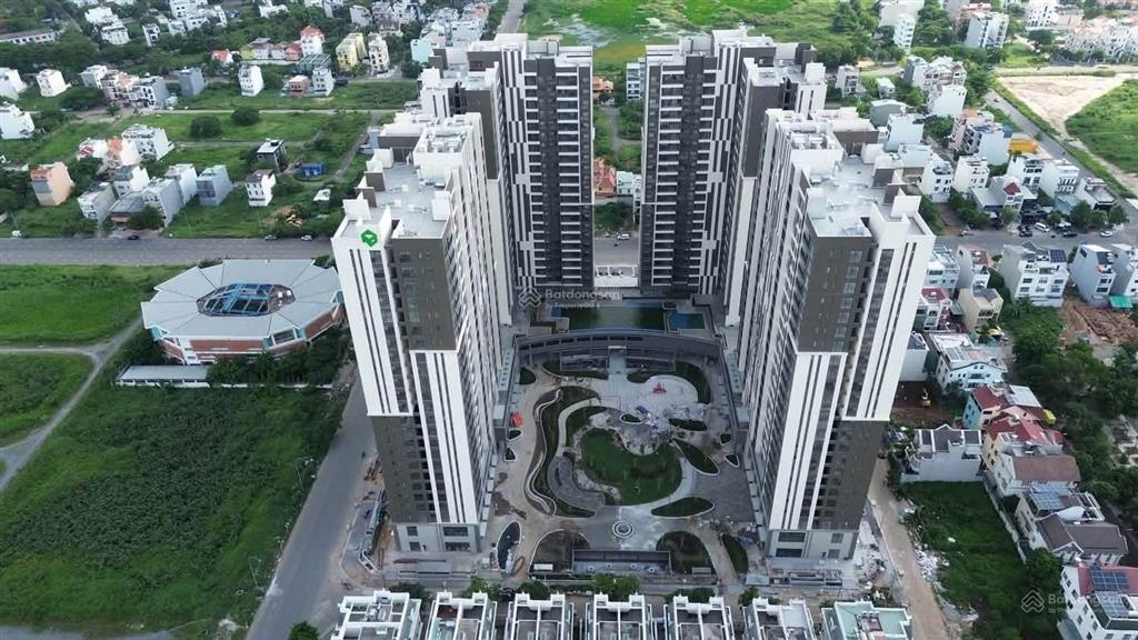 Hot  3pn view sông giá chỉ 8,1 tỷ bao thuế phí.  em nhận thông tin 0901 353 ***