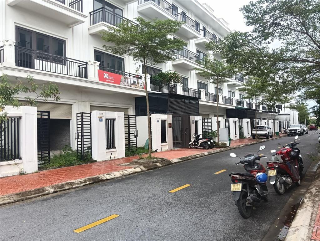 Khu đô thị mà rẻ hơn bên ngoài. 100m2 4 tầng đường 12m 4,05 tỷ