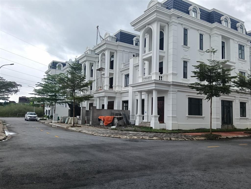 Khu đô thị mà rẻ hơn bên ngoài. 100m2 4 tầng đường 12m 4,05 tỷ