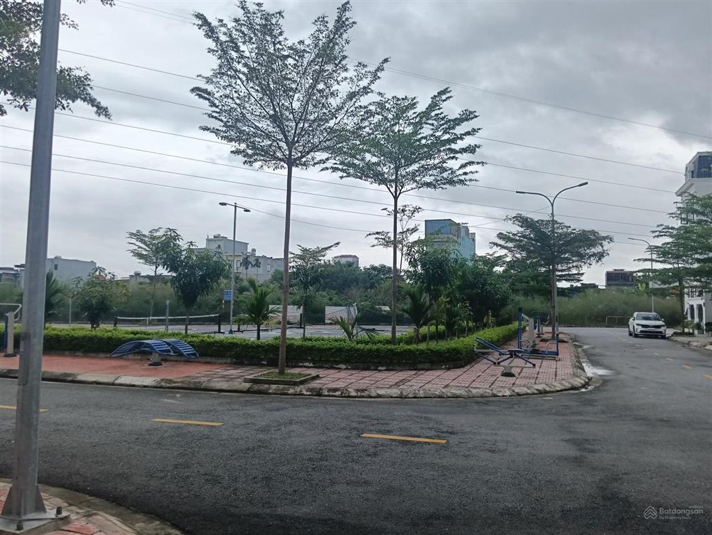 Khu đô thị mà rẻ hơn bên ngoài. 100m2 4 tầng đường 12m 4,05 tỷ