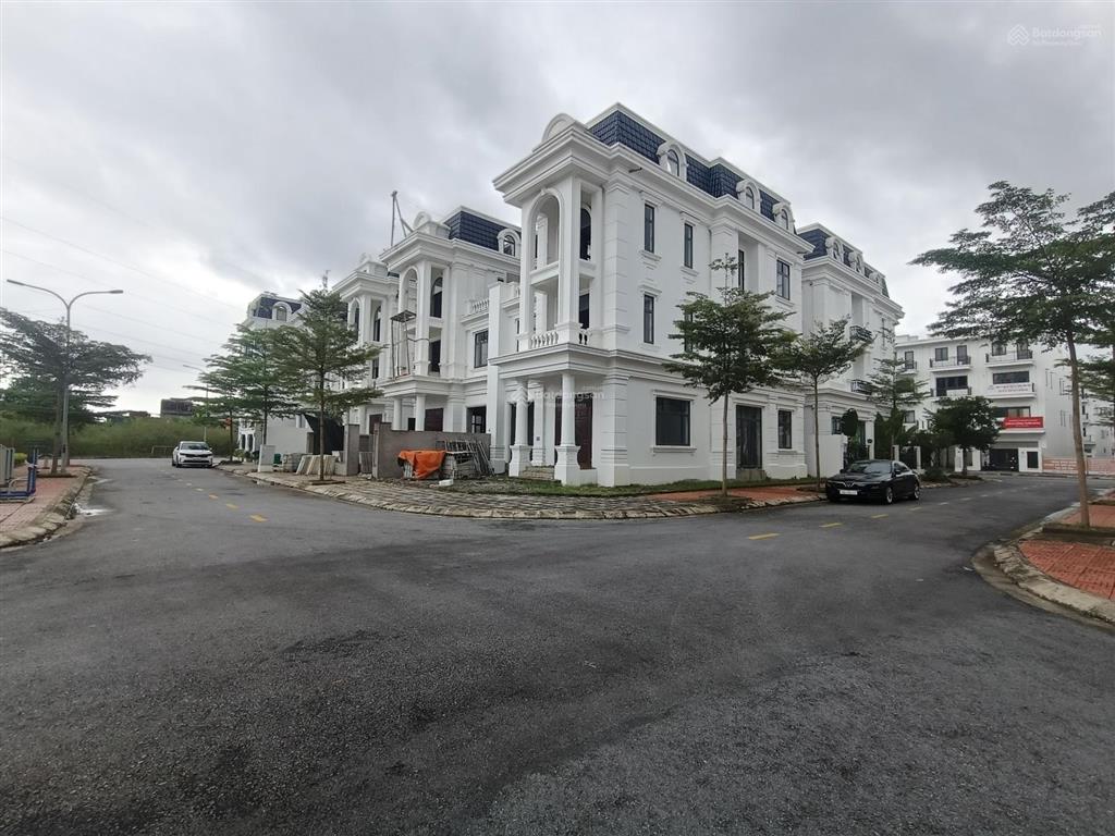 Khu đô thị mà rẻ hơn bên ngoài. 100m2 4 tầng đường 12m 4,05 tỷ