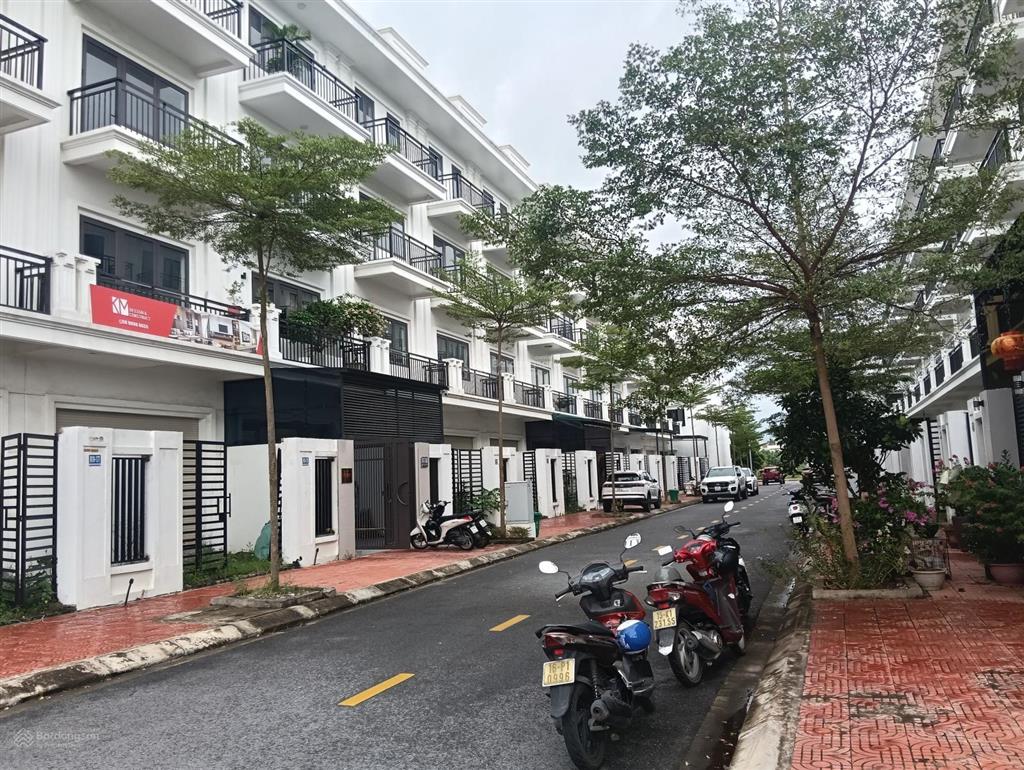 Khu đô thị mà rẻ hơn bên ngoài. 100m2 4 tầng đường 12m 4,05 tỷ