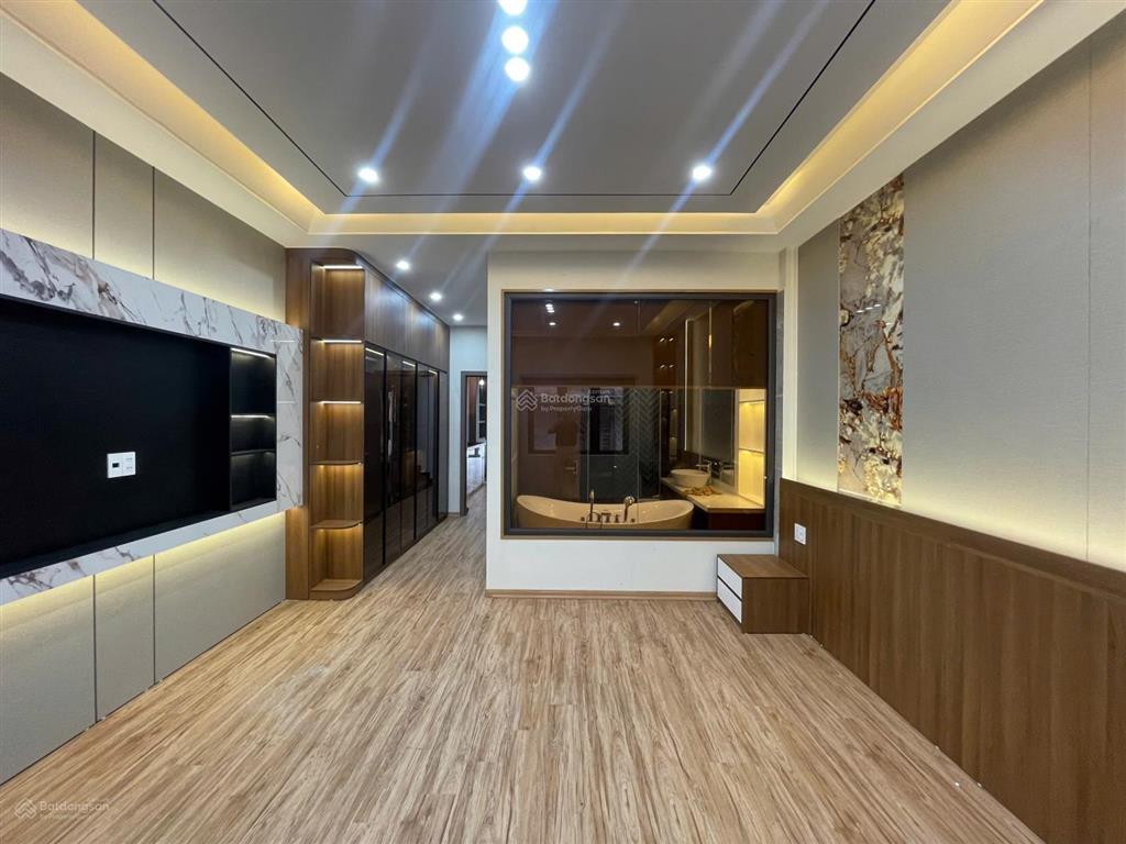 Nhà 5 tầng thang máy tuyến 2 võ nguyên giáp gần aeon mall lê chân