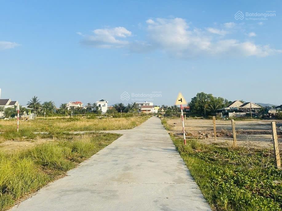 Đất vân phong, cách biển chỉ 300 mét. thổ cư 100%, vuông vức. 114,6 m2, 1 tỷ 432 triệu