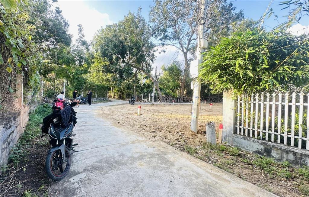Lô góc gần biển, đường qh 13m, mặt tiền rộng. 239.5m2  2 tỷ 600 triệu
