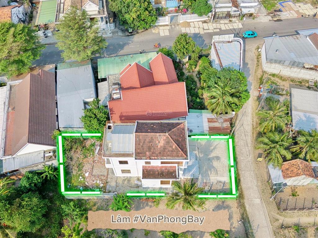 Bán đất, tặng nhà lầu to đùng. gần biển, full thổ cư. đường rộng, 381.7 m2. giá 4 tỷ 4