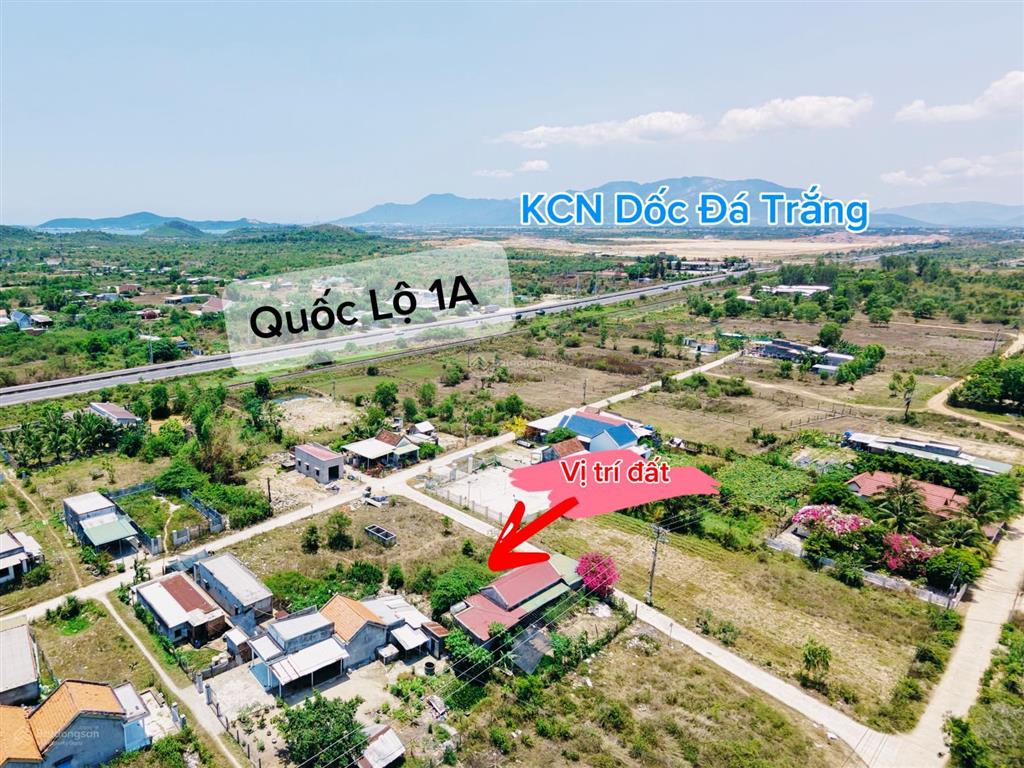 Gần kcn dốc đá trắng, có lô đất full thổ. gần 200 m2, giá chỉ 1 tỷ 100 triệu