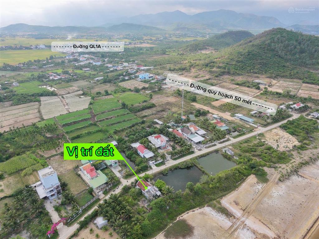 Đất rộng gần 900m sát kcn đang làm, giá chỉ 8tr/m