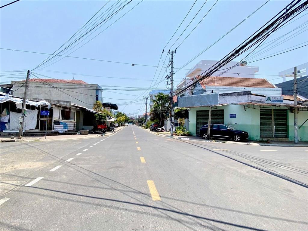 Đất mặt tiền kinh doanh tt thị trấn giá 2 tỷ 9
