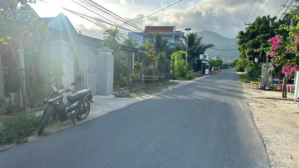 Đất thổ trục chính ninh mã cửa ngõ kkt vân phong  giá 2 tỷ 6
