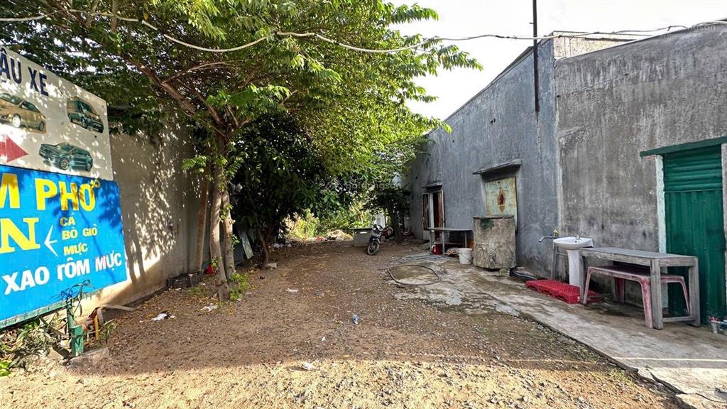 Gần 500 m, mặt ql1a. nằm giữa hai dự án lớn, thuộc kkt vân phong. giá chỉ hơn 2 tỷ