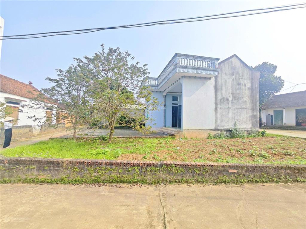 Bán đất tặng nhà cấp 4 diện tích 575m /120m đất ở tại thôn 3 phú cát quốc oai hà y