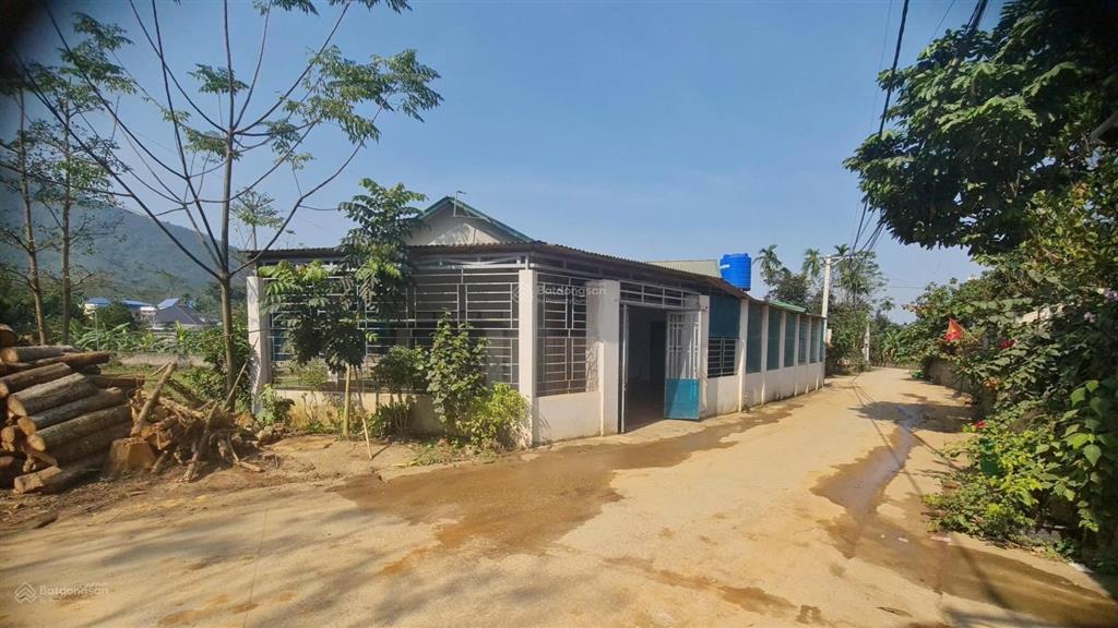 Bán đất tặng nhà cấp 4 đẹp tại yên bình, thạch thất, hà nội, có diện tích 193,8 m2