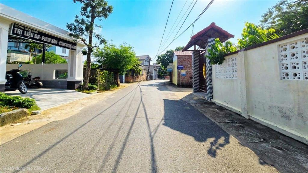 Bán nhà 2 tầng đẹp thôn 5 phú cát 152m full thổ cư mặt trục chính kinh doanh