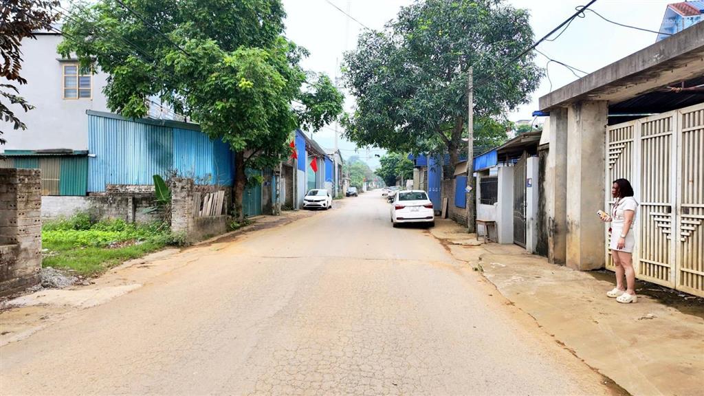 Bán lô góc 357m, 240m thổ cư trục chính thắng đầu, phú cát