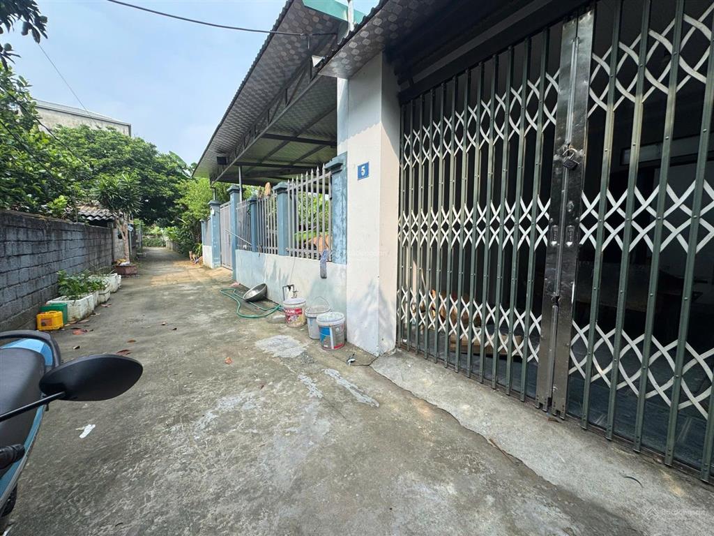 Bán nhà full nội thất phú hữu, tp hà nội. diện tích 100m full đất ở
