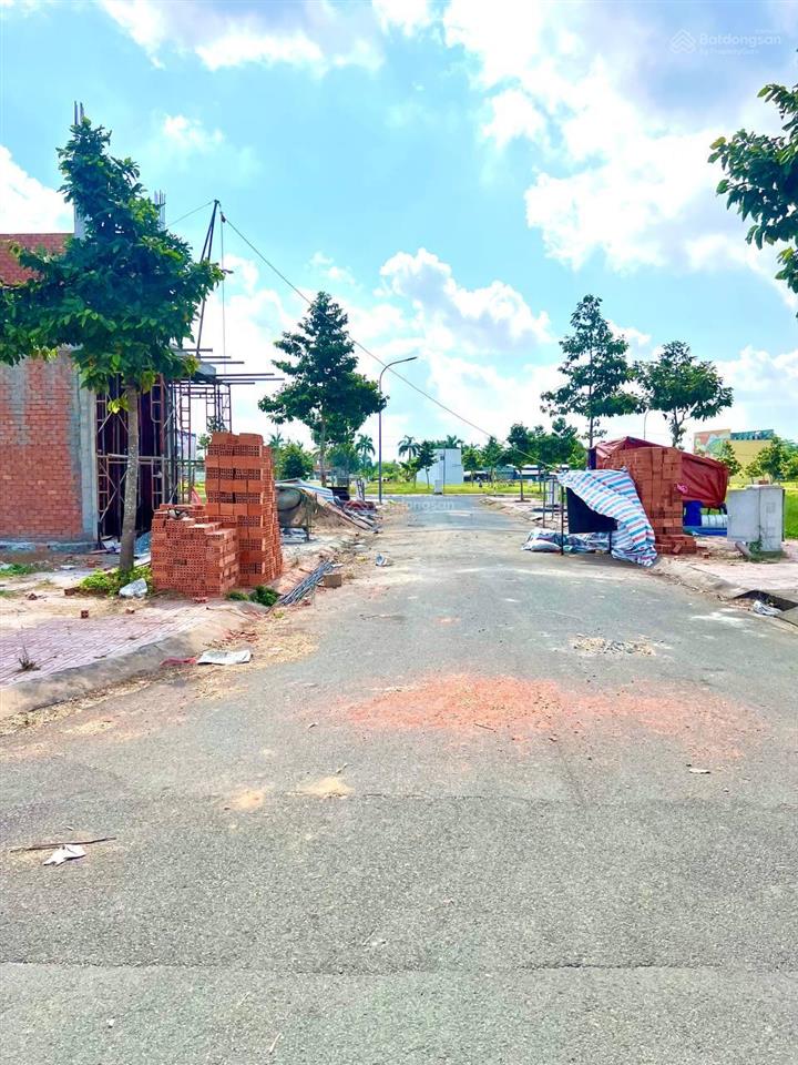 Cần tiền bán lô đất thị trấn thủ thừa, 100m2 sổ sẵn, gần chợ thủ thừa