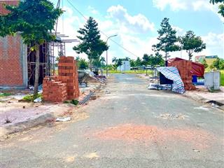 Cần tiền bán lô đất thị trấn thủ thừa, 100m2 sổ sẵn, gần chợ thủ thừa