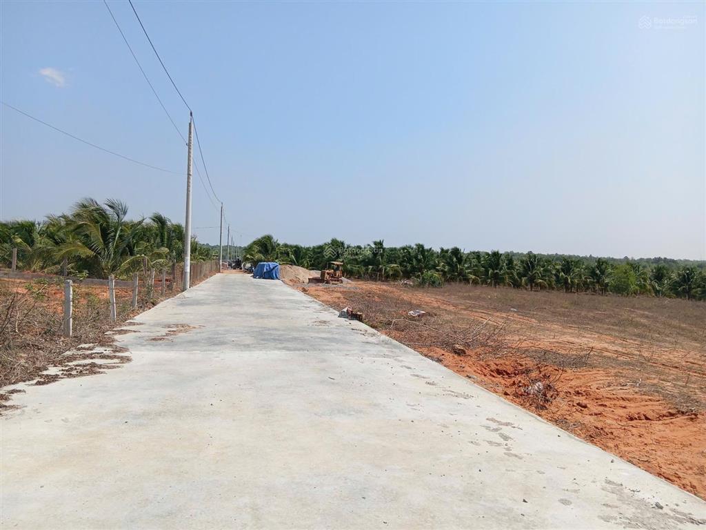 Bán 3000m2 phường mũi né. đường bê tông liên thôn giá 1,5tr/m2