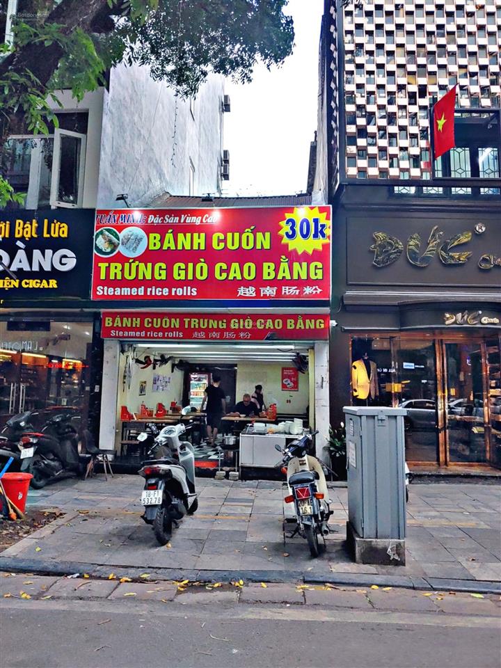 Cho thuê mặt bằng tầng 1 mặt phố hàng buồm dt 110m2. mặt tiền 4.5m. vị trí đẹp. hàng kín