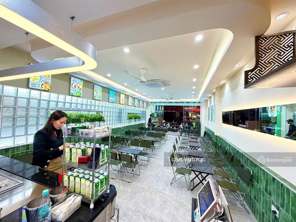 Cho thuê mặt phố trần đăng ninh! dt 60m2 x 3 tầng, mặt tiền 4m, vị trí đẹp đối diện chung cư