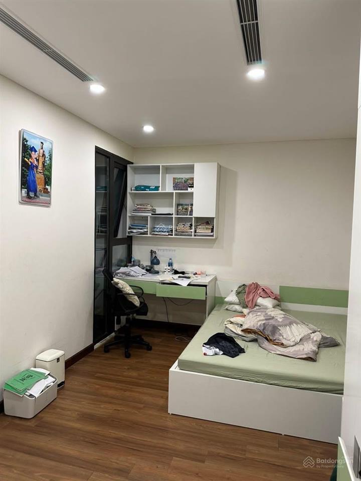Cho thuê căn góc 3 ngủ  120m2 giá thuê 18tr/ tháng tại 93 lò đúc