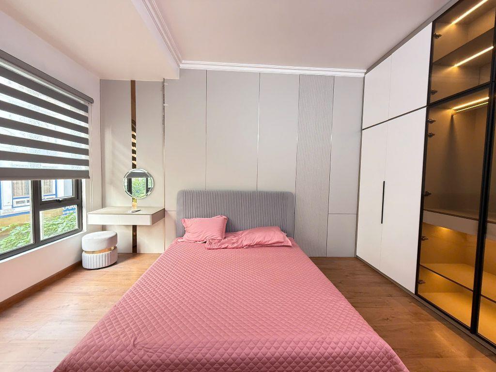 HIẾM! NHÀ 5 TẦNG VĂN KHÊ – MẶT TIỀN RỘNG – ĐỐI DIỆN SÂN CHƠI – Ô TÔ TRÁNH!