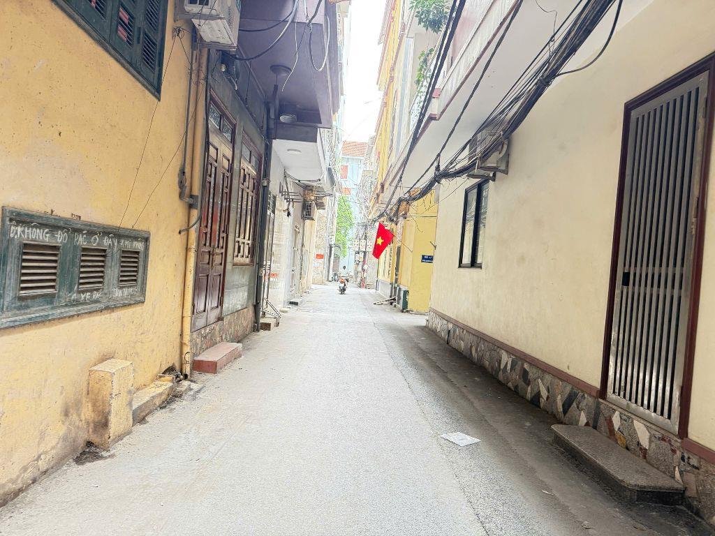 	NHÀ ĐẸP NGUYỄN KHUYẾN OTO VÀO NHÀ NGÕ THÔNG CỰC HIẾM GIÁ HƠN 14 TỈ