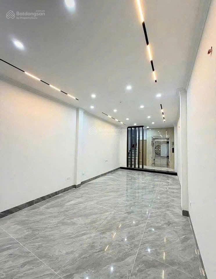 Cho thuê nhà ngõ 423 an dương vương 50 m2 x 6 tầng nhà mới tinh, có thang máy