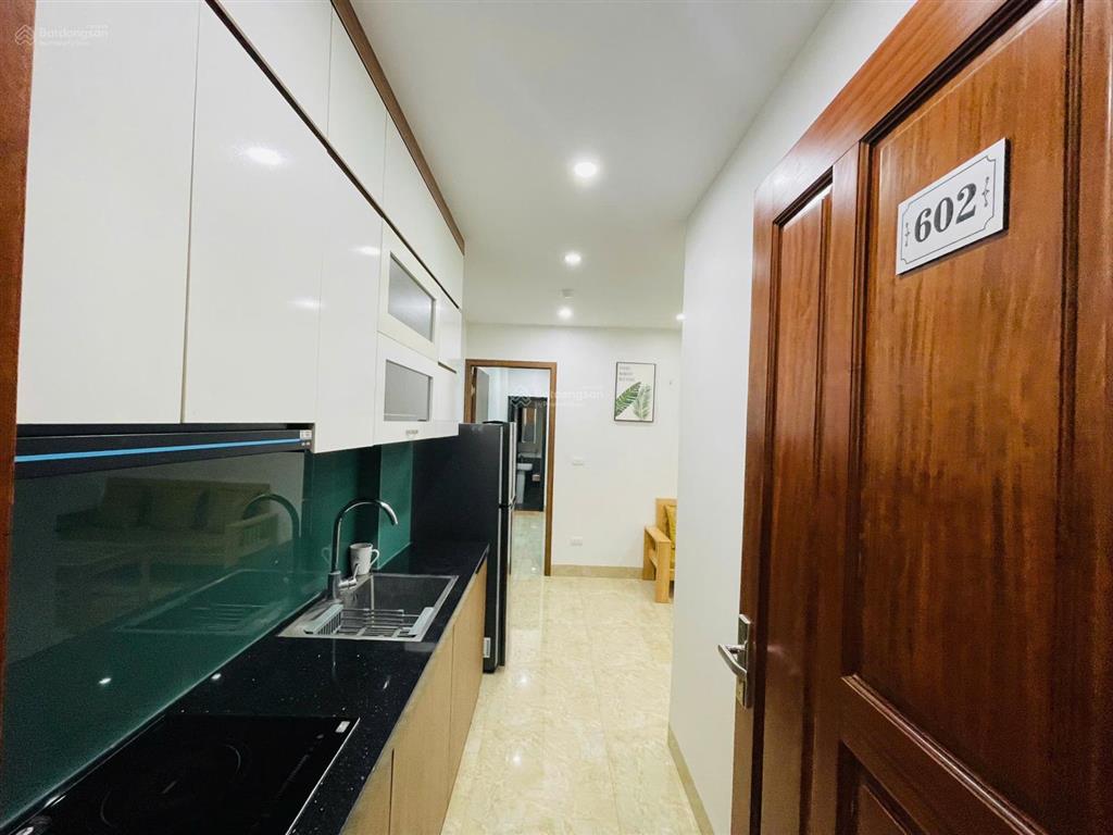 Cho thuê căn hộ 1 ngủ 1 khách ngõ 235 yên hòa 45m2 đủ đồ thang máy