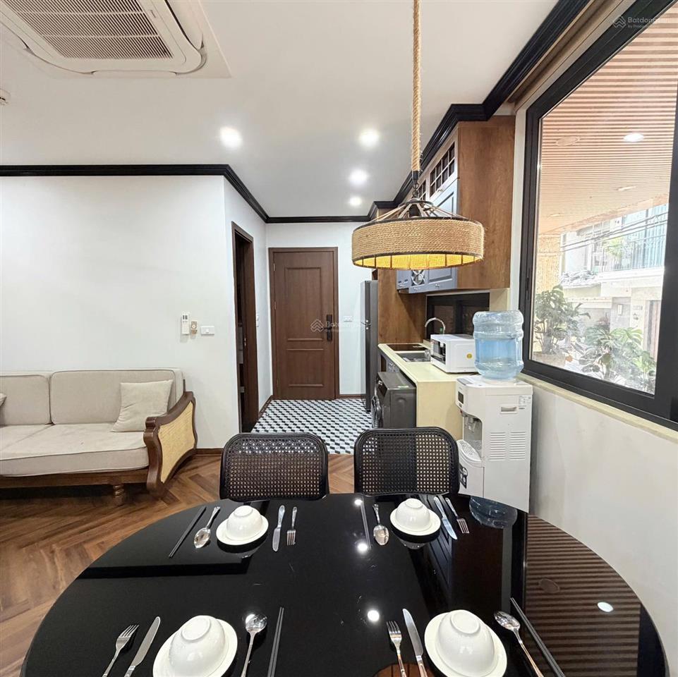Cho thuê căn hộ 1 ngủ 45m² đặng thai mai  tây hồ