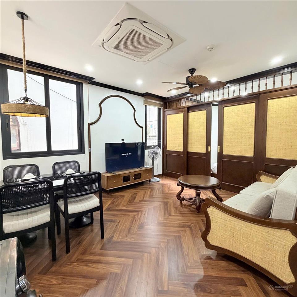 Cho thuê căn hộ 1 ngủ 45m² đặng thai mai  tây hồ