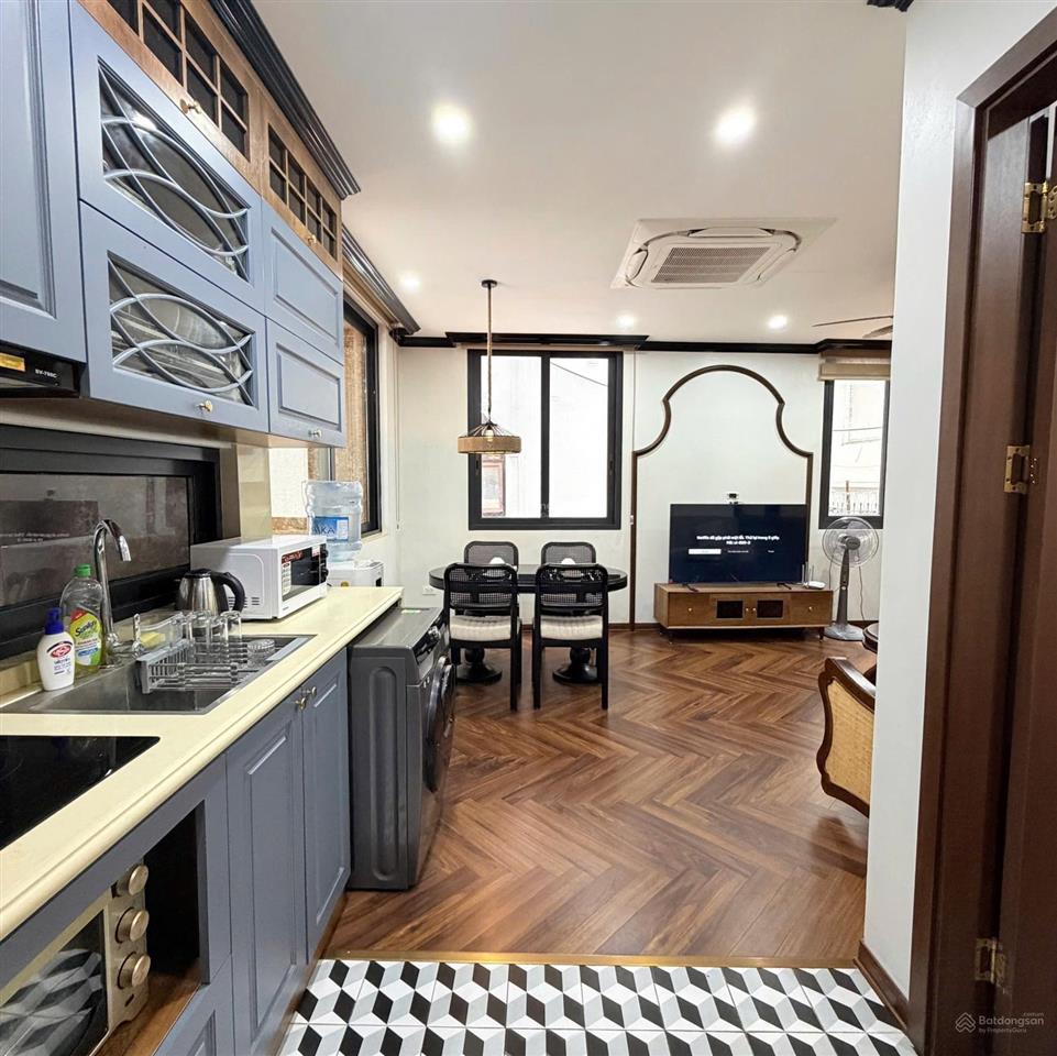 Cho thuê căn hộ 1 ngủ 45m² đặng thai mai  tây hồ