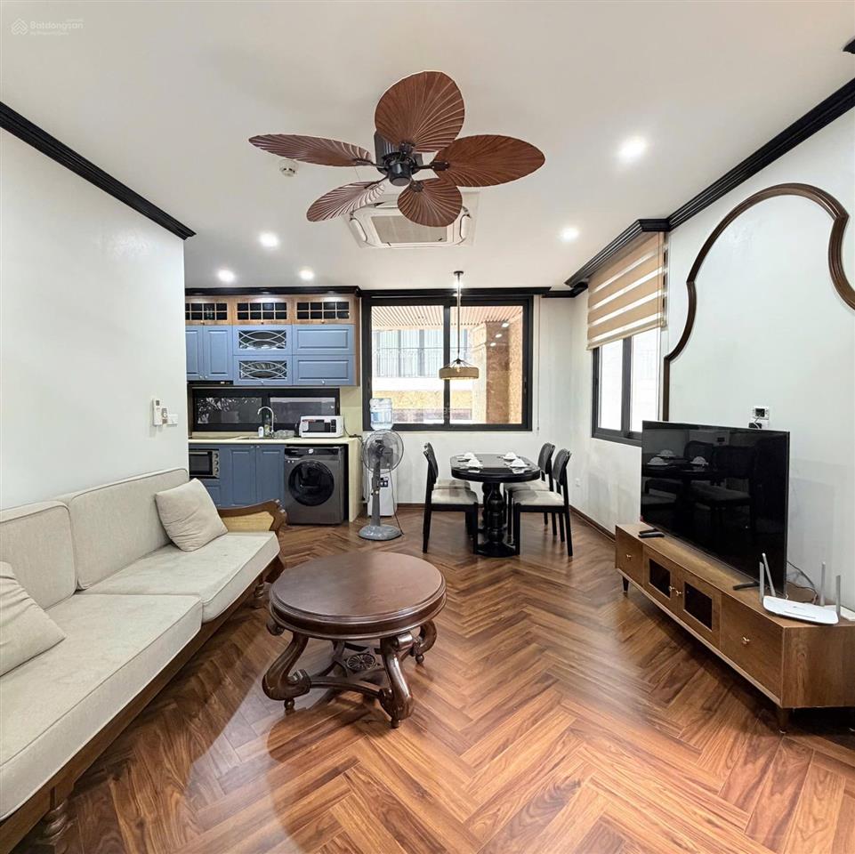Cho thuê căn hộ 1 ngủ 45m² đặng thai mai  tây hồ
