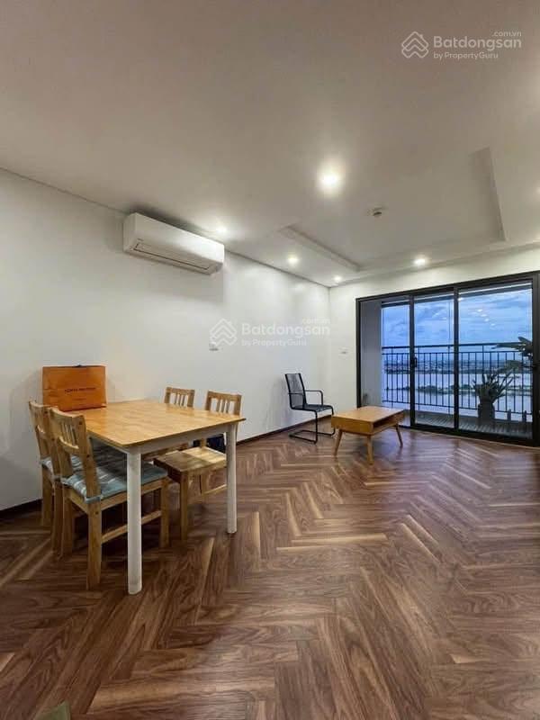 Căn hộ 2 ngủ tòa tây hồ riverview, ban công view sông hồng có khoảng sân riêng