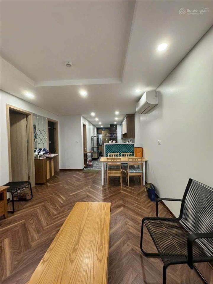 Căn hộ 2 ngủ tòa tây hồ riverview, ban công view sông hồng có khoảng sân riêng