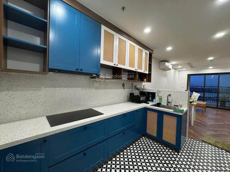Căn hộ 2 ngủ tòa tây hồ riverview, ban công view sông hồng có khoảng sân riêng