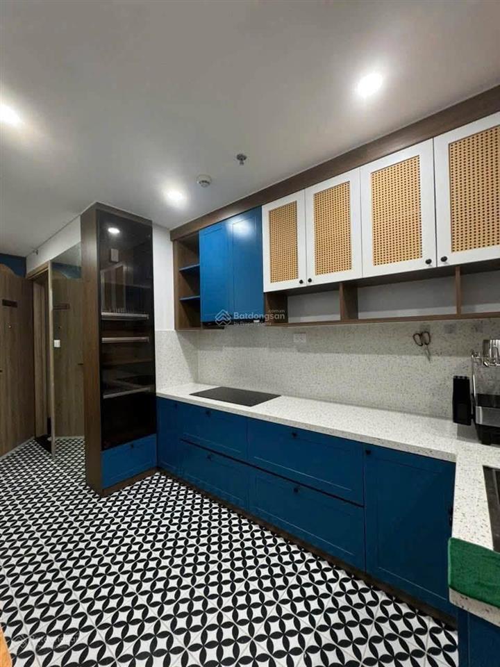 Căn hộ 2 ngủ tòa tây hồ riverview, ban công view sông hồng có khoảng sân riêng