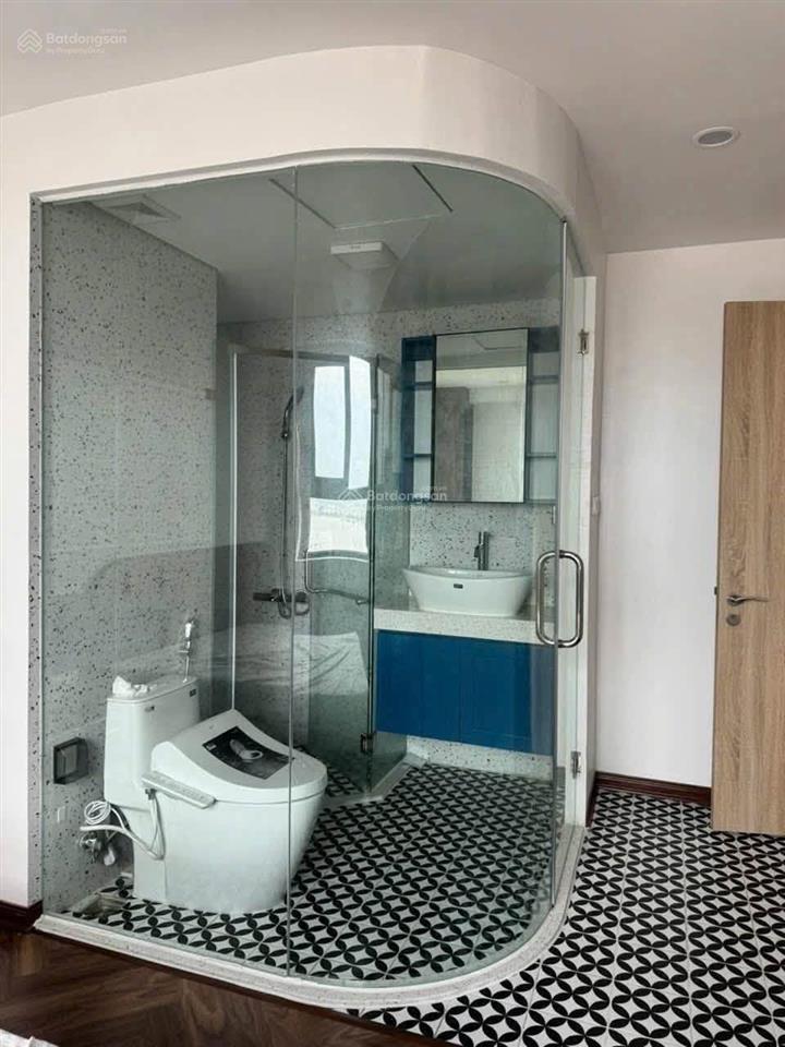 Căn hộ 2 ngủ tòa tây hồ riverview, ban công view sông hồng có khoảng sân riêng