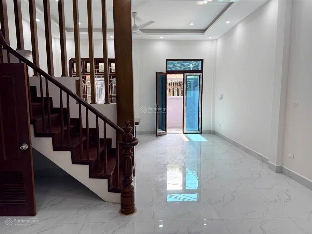 Cho thuê nhà ngõ 373 an dương vương 3 ngủ có sân vườn