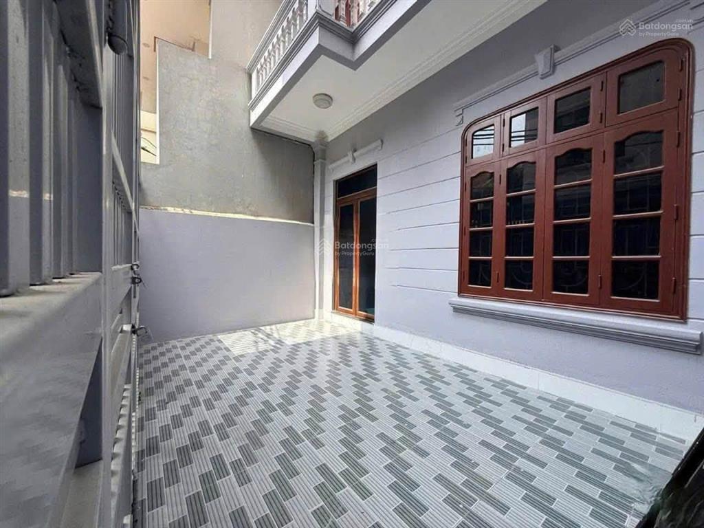 Cho thuê nhà ngõ 373 an dương vương 3 ngủ có sân vườn