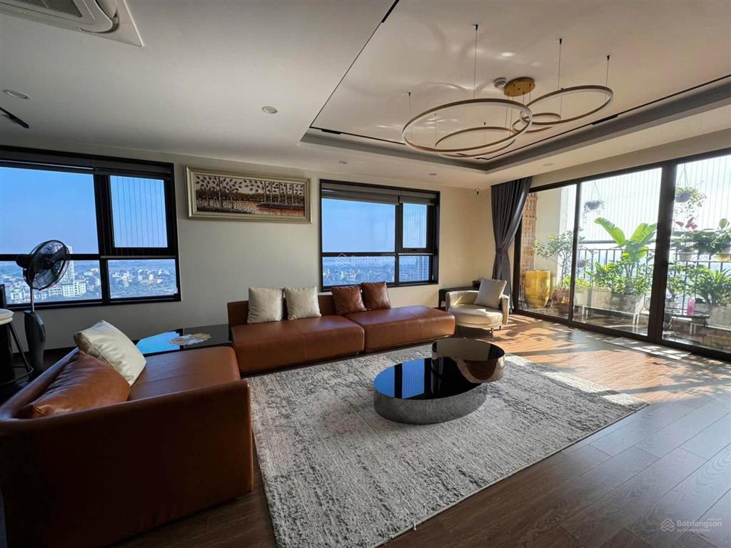 Căn hộ 3 ngủ tòa udic westlake 168m2, có slot oto đỗ hầm. nhà full đồ đẹp