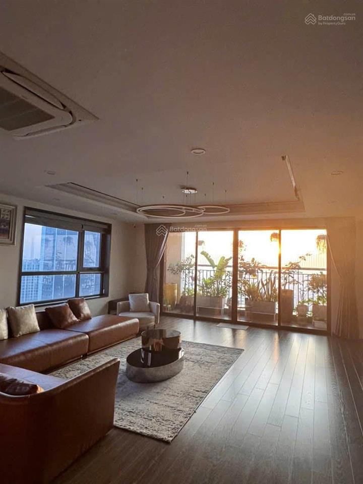 Căn hộ 3 ngủ tòa udic westlake 168m2, có slot oto đỗ hầm. nhà full đồ đẹp