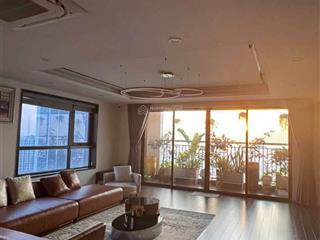 Căn hộ 3 ngủ tòa udic westlake 168m2, có slot oto đỗ hầm. nhà full đồ đẹp