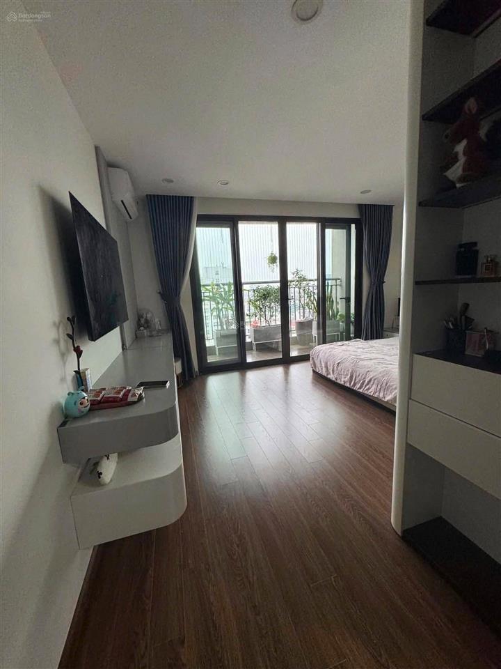 Căn hộ 3 ngủ tòa udic westlake 168m2, có slot oto đỗ hầm. nhà full đồ đẹp