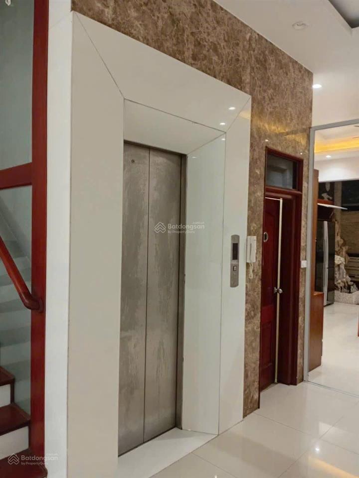 Cho thuê nhà đẹp sau quận ủy tây hồ, 8 phòng, thang máy