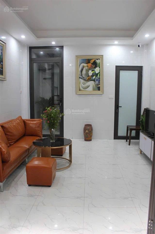 Cho thuê nhà 111 xuân diệu 3 phòng ngủ khép kín, thang máy đủ đồ