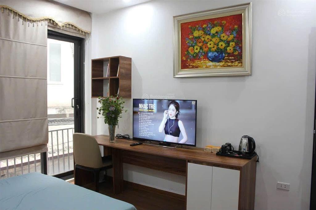 Cho thuê nhà 111 xuân diệu 3 phòng ngủ khép kín, thang máy đủ đồ