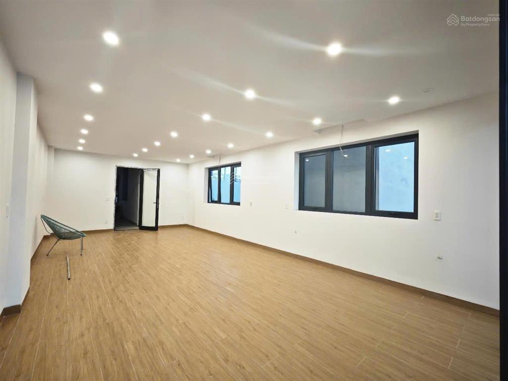 Cho thuê văn phòng tại mỹ đình đường nguyễn hoàng sàn 30m² nhà mới full kính giá chỉ 7tr/th có tl